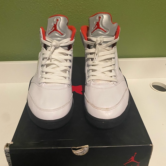 JORDAN 5 “FIRE RED” SIZE 8.5 - Picture 2 of 7